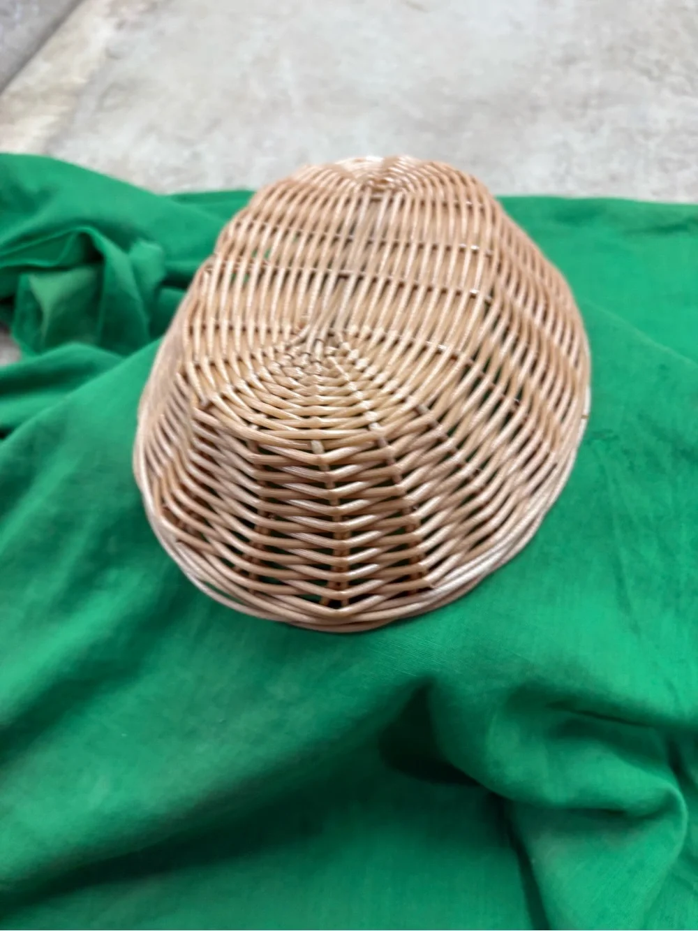 N/A oval wicker